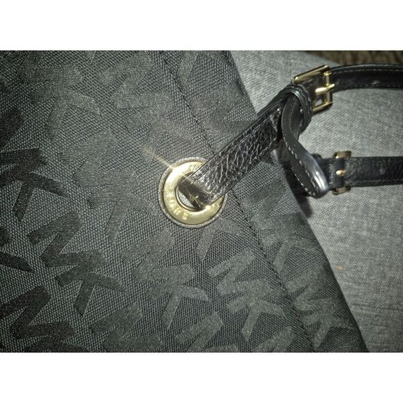 Michael Kors Black Leather Monogram Jet Set Grab Shoulder Tote Bag - Picture 6 of 10